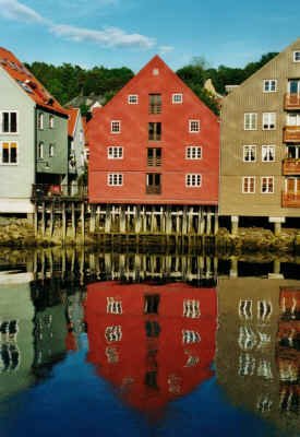 2001 06 21 I3 28 trondheim bryggen 2 small