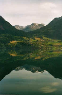 2001 06 27 I6 33 strynsvatnet small