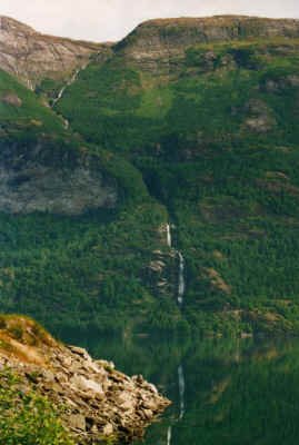 2001 06 27 I6 35 strynsvatnet 3 small
