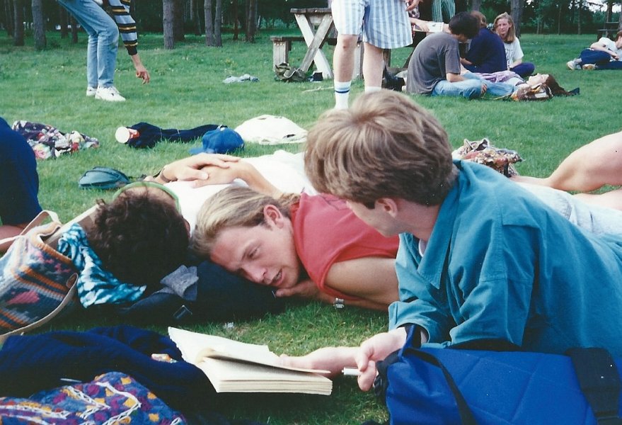 199208houseparty3